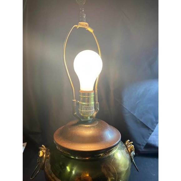 1980 Vintage Foo Dog Style Brass Table Lamp - Picture 6 of 9